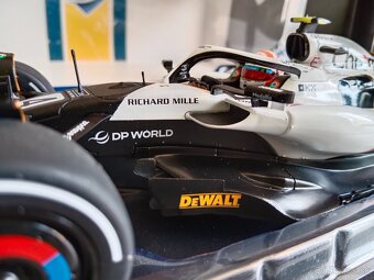 F1 McLaren MCL60 - 7