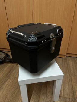 Predam Kufor na motorku 45l - 7