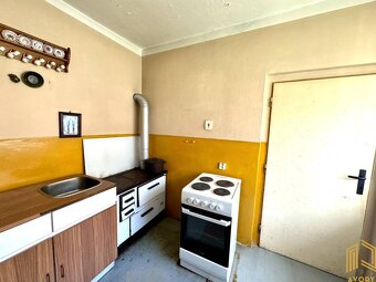 ROHOV - ROD. DOM s HOSP. BUDOVOU, POZEMOK 1.100m2, okr. SENI - 7