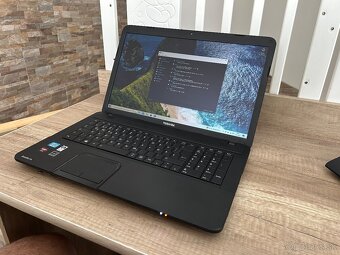 Toshiba Satellite C870-17"HD+/Intel i5/8gb ram/AMD 7610m - 7