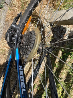 Predám bicykel CTM Rebel 1.0 black/light blue 18" - 7