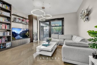 Grand Koliba, dve záhrady, dve garáže, dokonalý komfort - 7