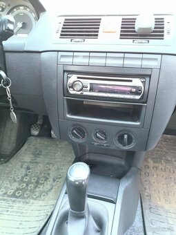 ŠKODA FABIA COMBI 1.2 HTP 2007 - 7