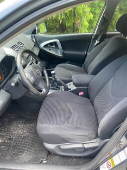 Predam Toyotu Rav4 2,2 2009 - 7