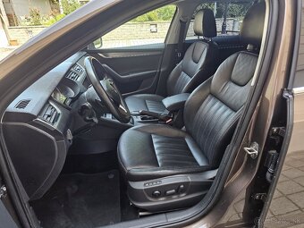 Škoda Octavia Combi 1.6 TDI DSG STYLE F1 LED ACC DCC DVD R16 - 7