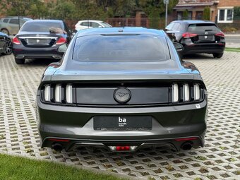 Ford Mustang - informácie v popise - 7