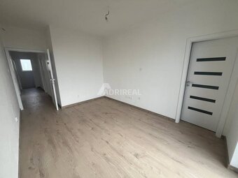 PREDAJ: novostavba RD, Dubové, okr. ZV, pozemok 673 m2, cena - 7