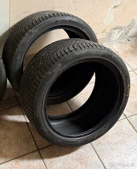 245/40 R18 - 7