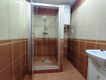 Veľký 3 izbový byt s balkónom Bajka, okres Levice - 7