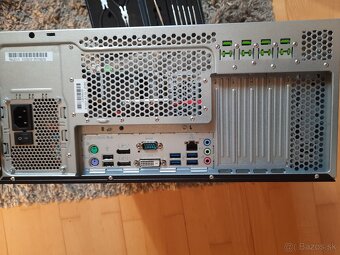 Server a 2x PC s príslušenstvom - 7
