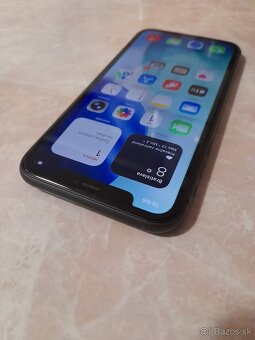 iPhone 11 / 64GB Black - 7