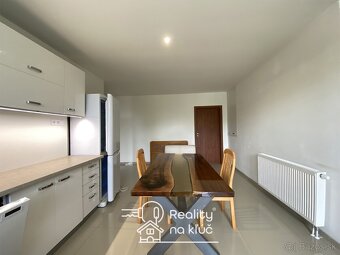 Na prenájom zariadený 2-izbový byt s balkónom pri centre mes - 7