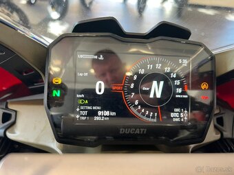 DUCATI PANIGALE V4 - 7