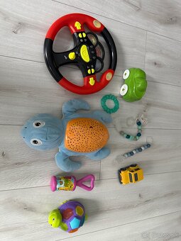 Detské oblečenie a hračky - 7