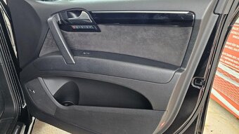 Audi Q7 7MIESTNE - 7