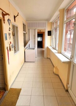 Rodinný dom so sýpkou - 7
