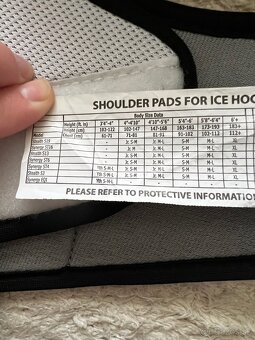 Hokejová výstroj EASTON - 7