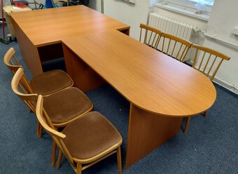 Rokovacie stoly+retro drevené stoličky - 7