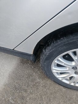 Predám Ford focus 2tdci automat - 7