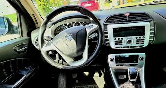 Lancia Delta 3 2,0 121kW M6 r09 321tis - 7