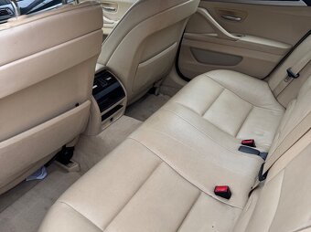 BMW F11 2011 530d 248t km 3.0d Automat kůže nové přední brzd - 7