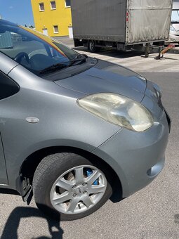 Yaris - 7
