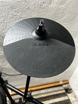 Alesis nitro mesh kit - 7
