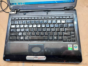 Predám polámaný notebook Toshiba U405 na diely alebo opravu. - 7