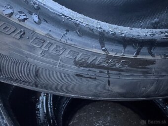 Yokohama 235/55 R19 - 7