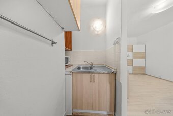 SVETLÁ GARSÓNKA, MUROVANÁ PIVNICA, NÍZKE NÁKLADY, OSTREDKY - 7