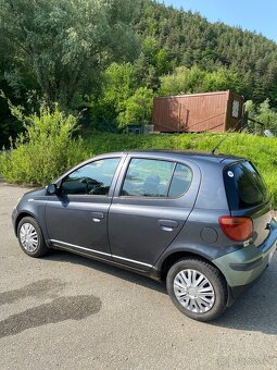 Toyota Yaris 1.0 - 7