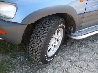 Predam toyota Rav4 2.0 benzin r.v.1997 94 kw - 7