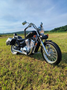 Suzuki VS 700 GL Intruder - 7