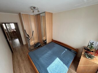 Predám veľký 3izbový byt s loggiou a pivnicou - 7