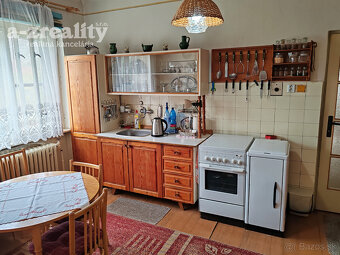 Na predaj rodinný dom s veľkou záhradou v Komárne - 7