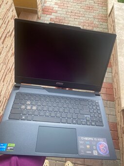 Vymením herný notebook msi 15cyborg a12u - 7