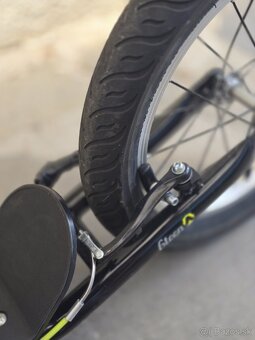 Veľká čierno/bielo/žltá kolobežka - 7