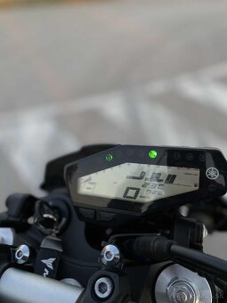 YAMAHA MT-09 AKRAPOVIC - 7