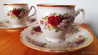 Dvojset porcelánových šálok s tanierikmi,taniere,dózičky,váz - 7