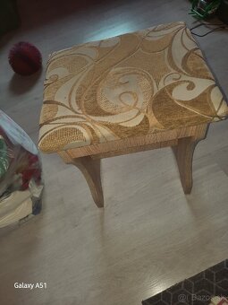 Rohová lavica so stolom.. - 7