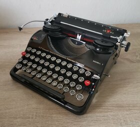 Starožitný písací stroj GROMA Model T z roku 1941 - 7