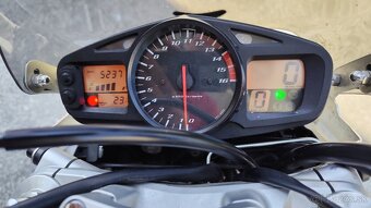 Predám SUZUKI 600 GSR - 7