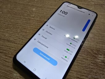 Samsung M20 s velkou 5000mAh bateriou vdaka comu ma dlhu vyd - 7
