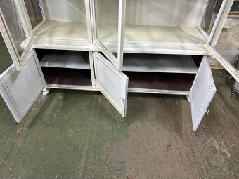 Presklená skrinka z masívu - 7