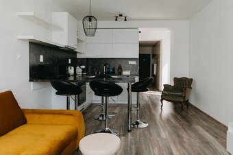 Moderný presvetlený mezonetový byt s parkovaním - 7