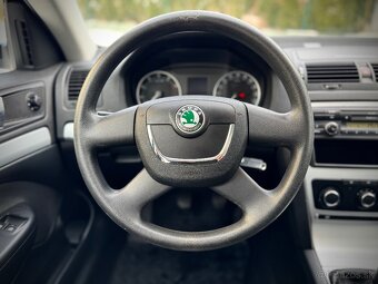 ŠKODA OCTAVIA COMBI 1.6 MPi - 7