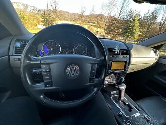 WV Touareg - 7