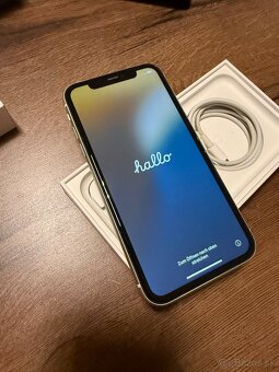 iPhone 11 64GB White - 7