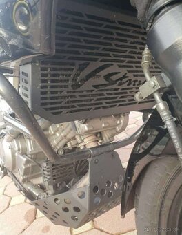 Suzuki V‑Strom DL 650 – výborný stav, bohatá výbava - 7