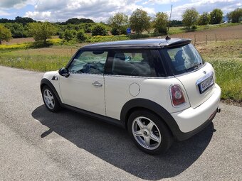 Mini Cooper R56 1,6i Benzín 88kw white pepper,Klimatronic - 7